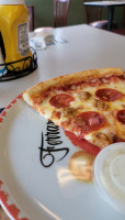 Bazzano's Pizza food