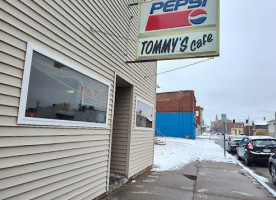 Tommys Cafe outside