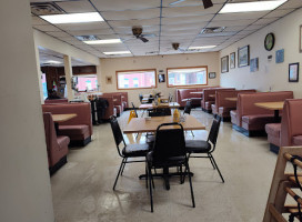 Tommys Cafe inside