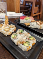 Raku Sushi food