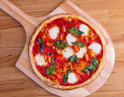 Blaze Pizza food