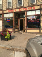 Lucky Kitchen outside