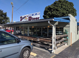 Zack's Diner outside