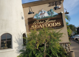 Point Loma Seafoods outside