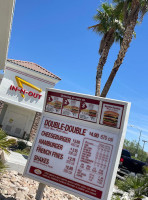 In-n-out Burger outside