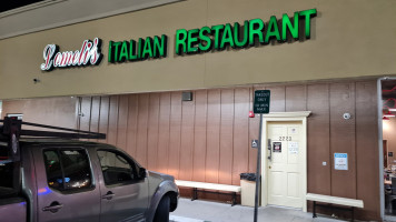 Lomeli's Italian outside