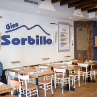 Sorbillo Pizzeria outside