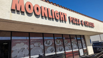 Moonlight Pizza Chicken outside