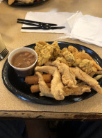 Catfish King food