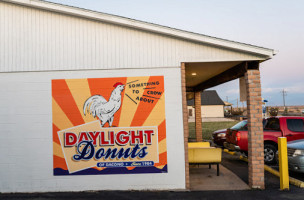 Daylight Donuts Of Dacono outside