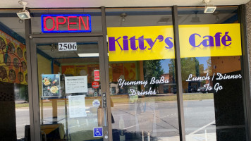 Kitty's Cafe outside