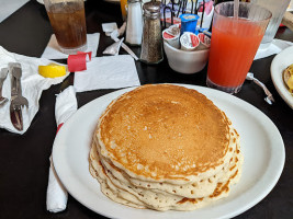 Short Stacks In Algonqu food