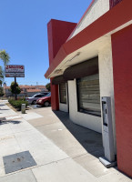 Zarlitos Family outside