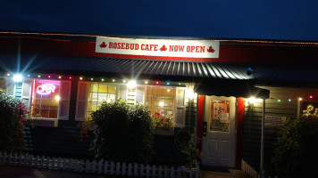 Rosebud Cafe outside