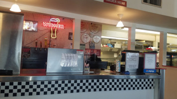 Vernie's Pizza food