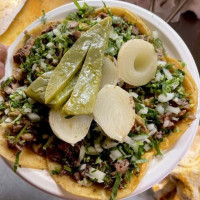 Taquería El Paisa food