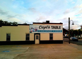 Captain's Table Fish House food