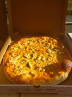 Champion Chicken Pizza food