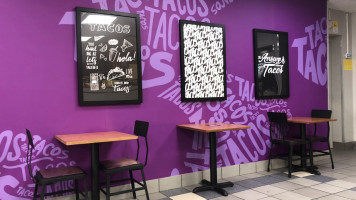 Taco Bell inside