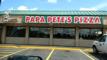 Papa Pete's Pizza outside