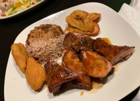 Ceedee Jamaican Kitchen inside