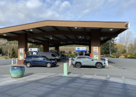 Longhouse Market And Deli outside