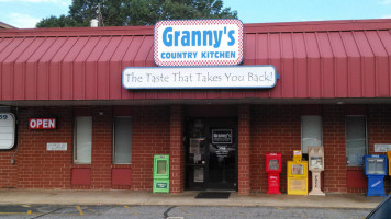 Granny's Country Kitchen Hickory outside