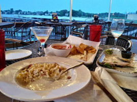 Wolfie's Waterfront Grill food