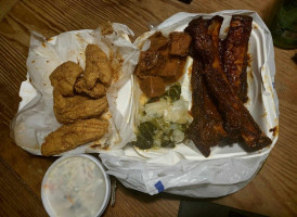 Rochester's Barbecue Grill food