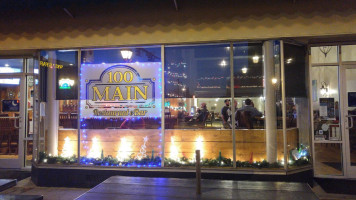 100 Main Restaurant Bar food