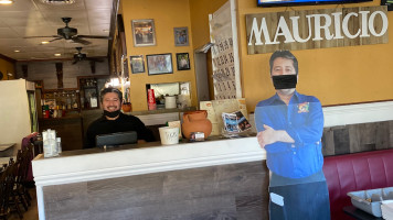 Mauricio's Mexican Food And Pizza food