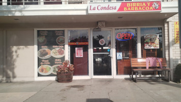 La Condesa Birria Barbacoa outside