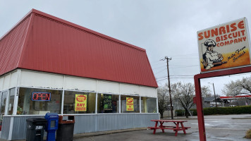 Sunrise Biscuit Co. outside