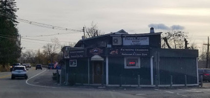 Patriots Crossing Tavern Wine Shop In Washington Cross outside