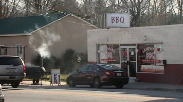 B S Bbq outside