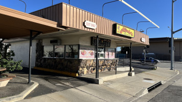 Alfredo's Mexican Food outside