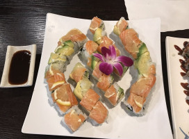 Sushi Zen food