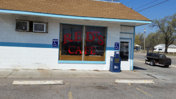 Red's Cafe food