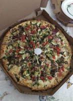 Round Table Pizza food