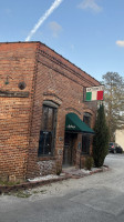 Anthony's Italian outside