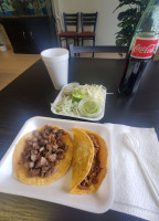 Cilantros La Taqueria food