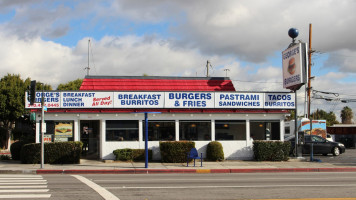 George's Burgers outside