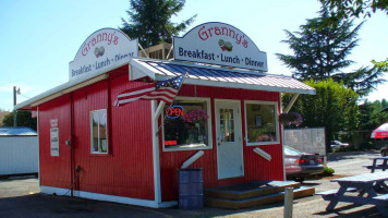 Granny's Drive-thru outside