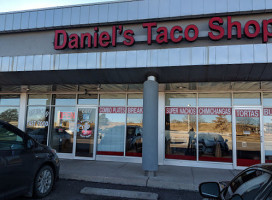 Daniel's Taco Shop outside