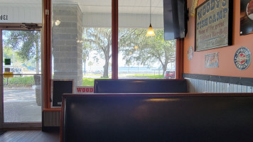 Woody's -b-q outside