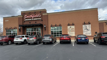 Smithfield 's Chicken 'n -b-q outside