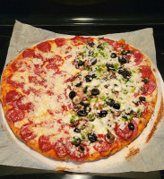 Pop's U-bake Pizza food