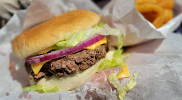 Beach House Burgers outside