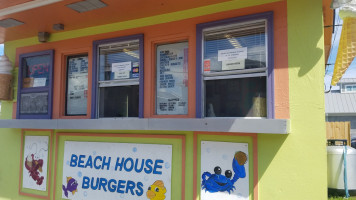 Beach House Burgers outside