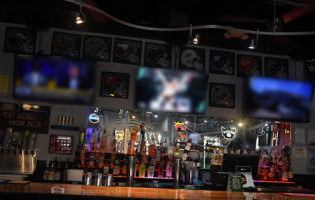 Jaxx Sportsbar And Grill inside